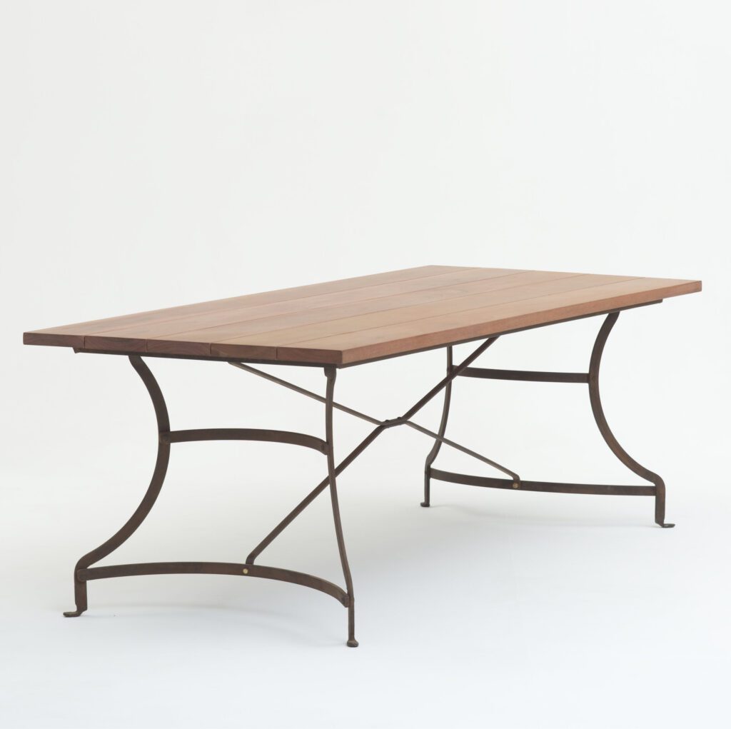 deluxe table